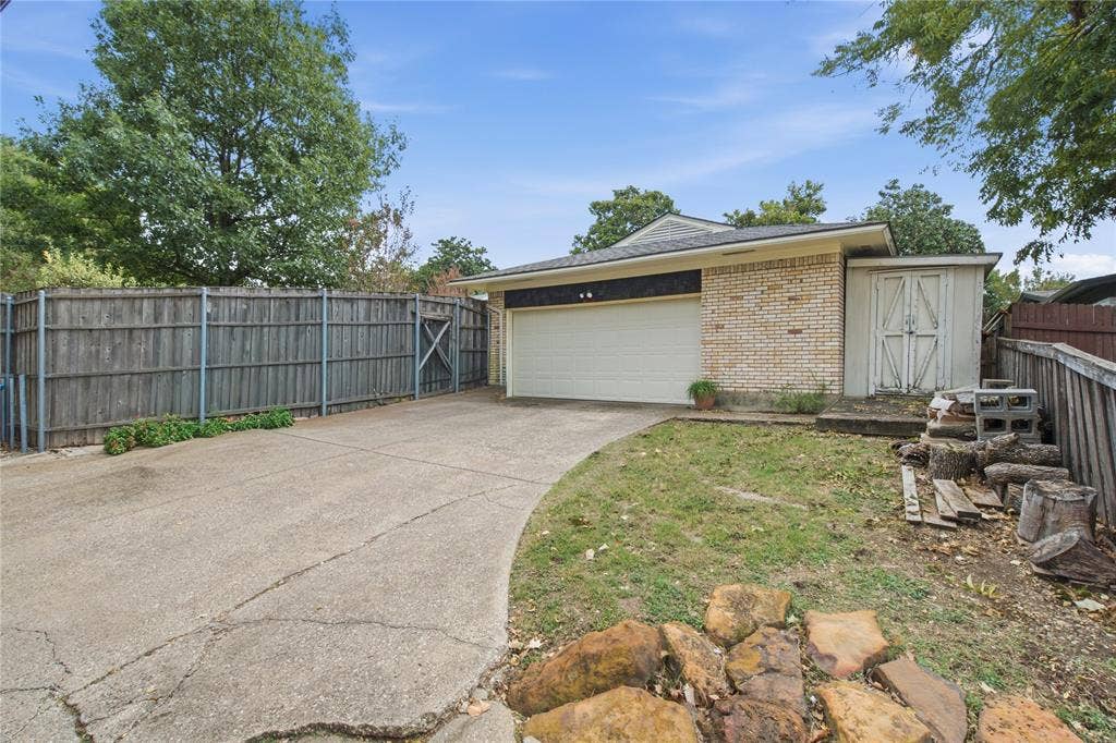 10825 Waterbridge Circle, Dallas, TX 75218