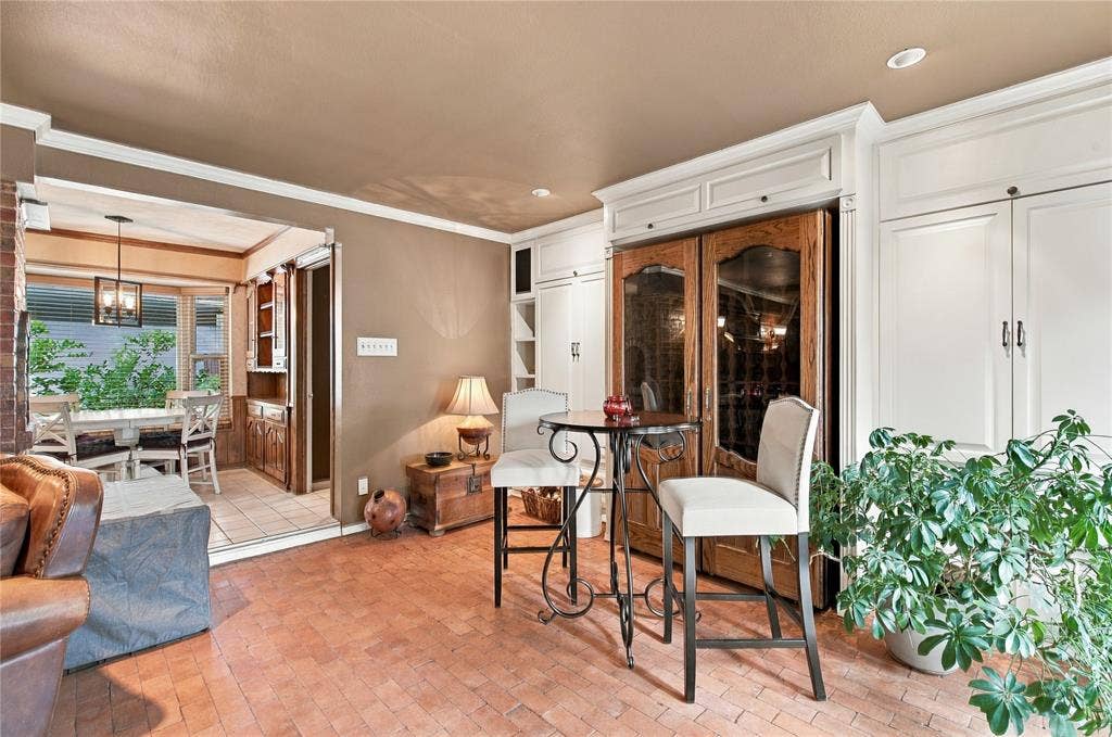 10825 Waterbridge Circle, Dallas, TX 75218