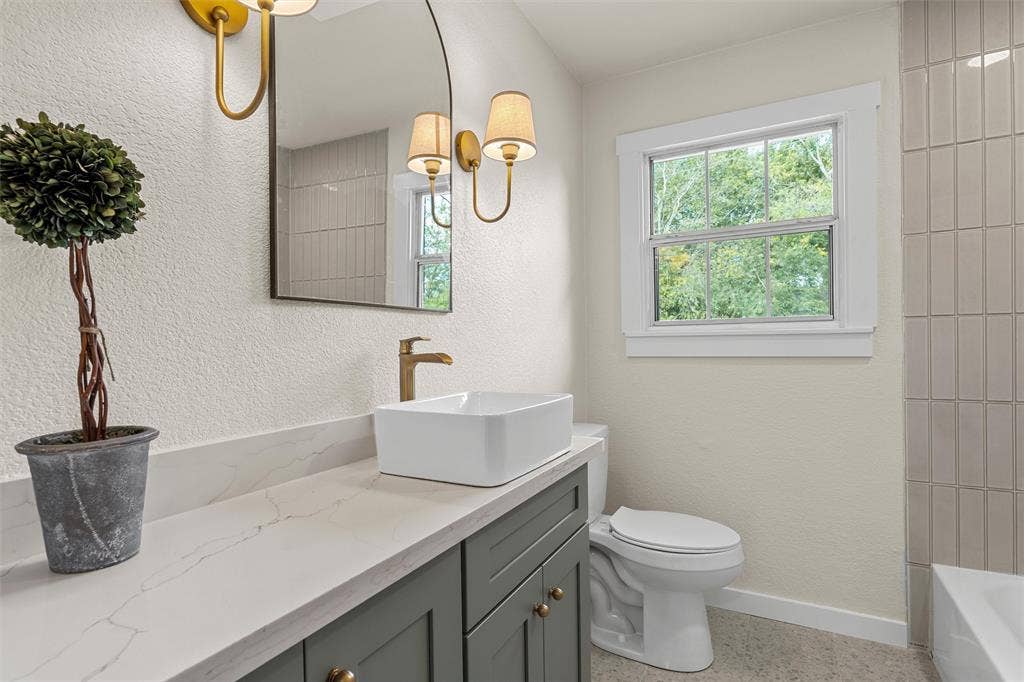 4617 Cole Avenue, Waco, TX 76710 4617 Cole Avenue, Waco, TX 76710