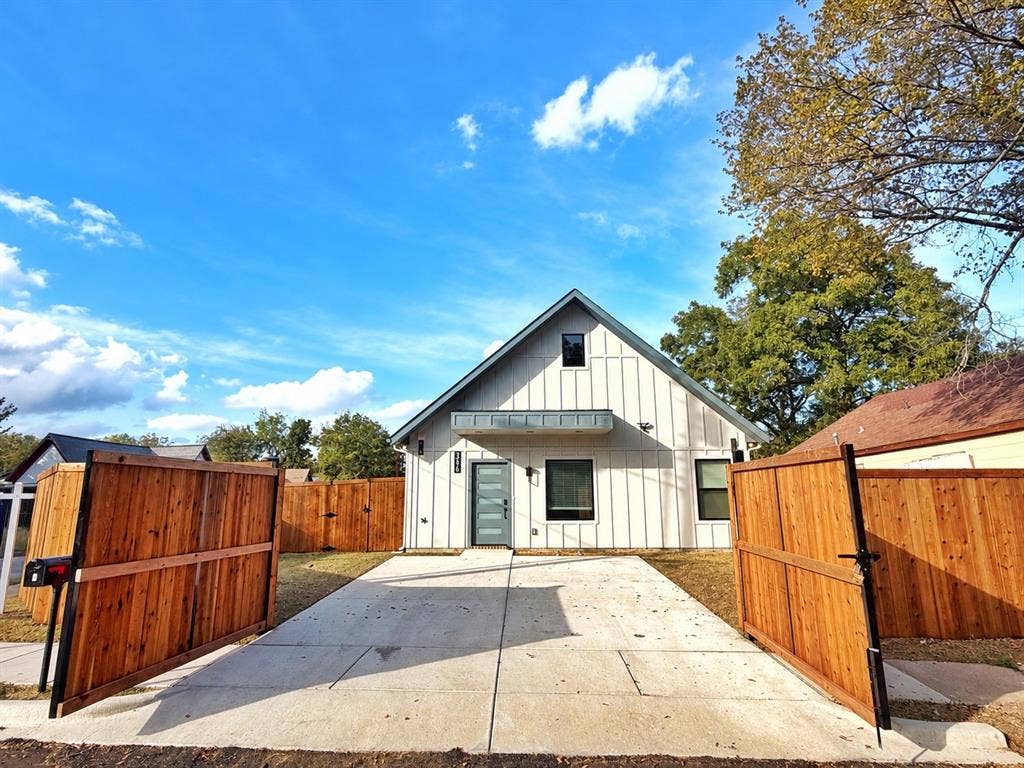 2916 Hemphill Street, Greenville, TX 75401 Unit A