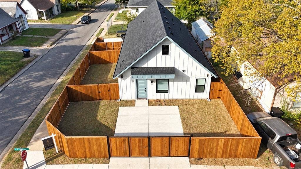 2916 Hemphill Street, Greenville, TX 75401 Unit A