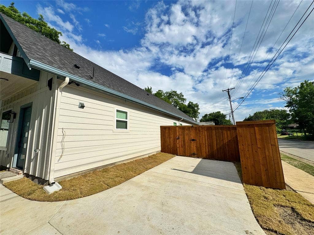 2916 Hemphill Street, Greenville, TX 75401 2916 Hemphill Street, Greenville, TX 75401