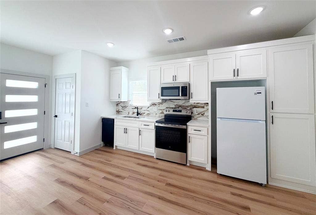 2916 Hemphill Street, Greenville, TX 75401 2916 Hemphill Street, Greenville, TX 75401