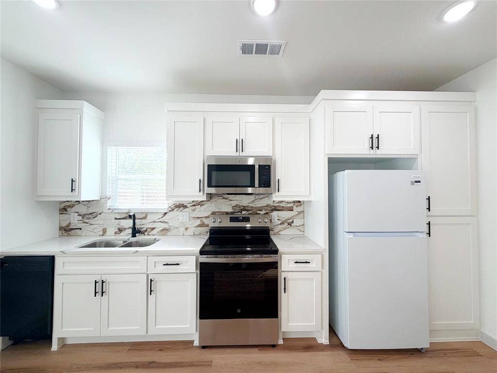 2916 Hemphill Street, Greenville, TX 75401 2916 Hemphill Street, Greenville, TX 75401