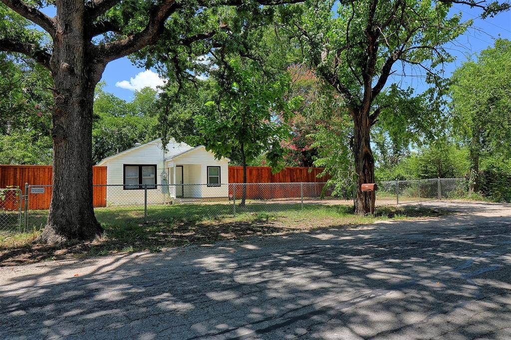 1635 Trout Road, Hutchins, TX 75141