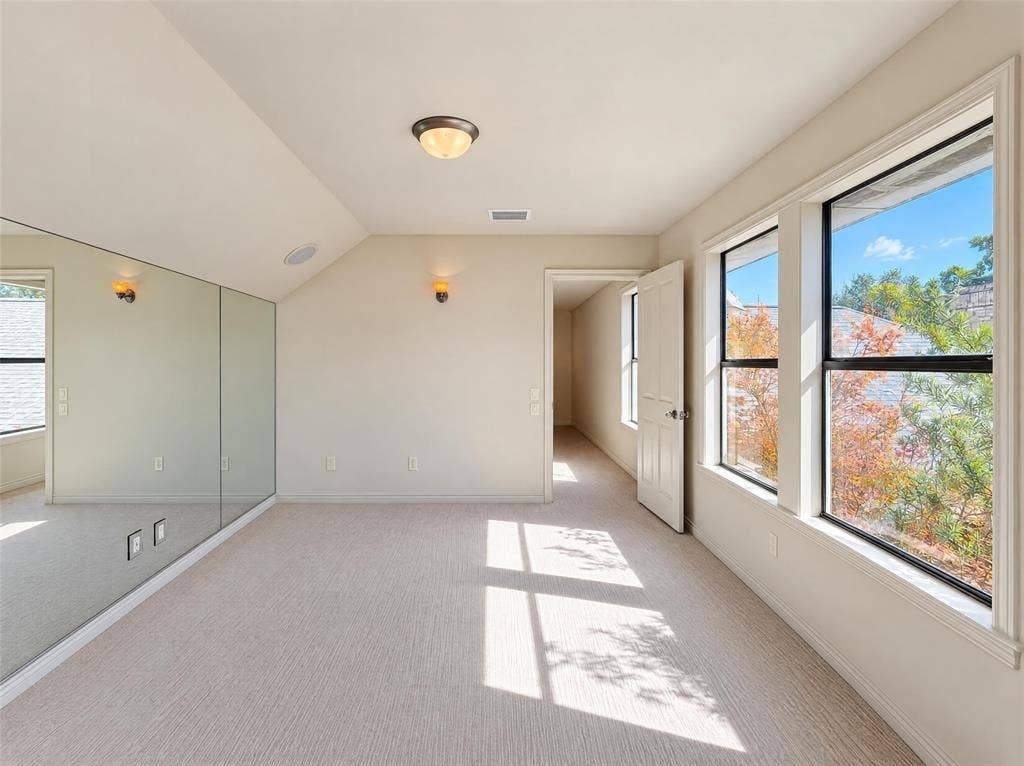 7266 Lupton Circle, Dallas, TX 75225