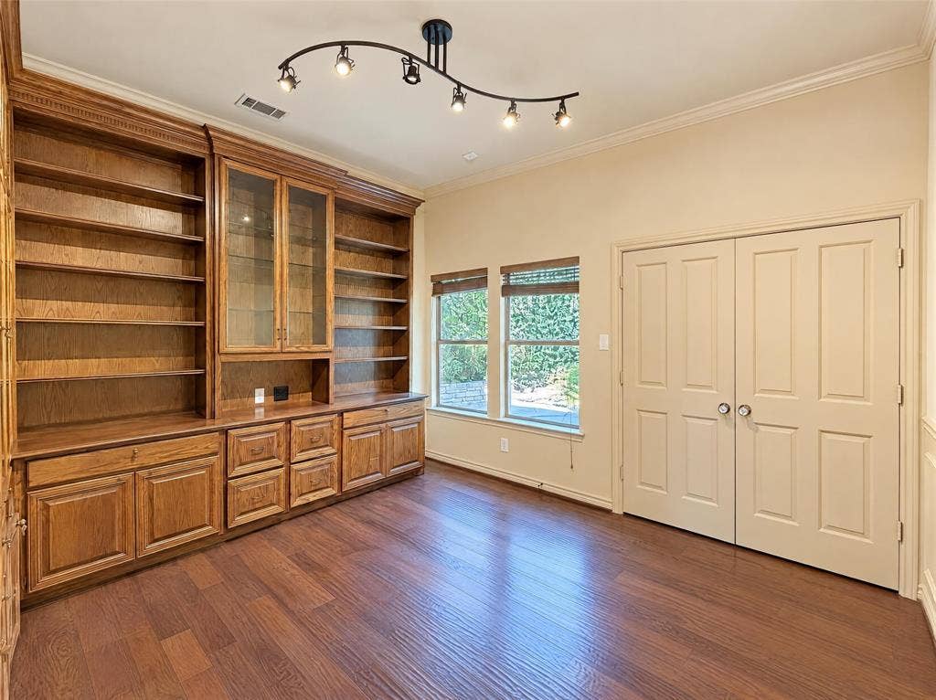 7266 Lupton Circle, Dallas, TX 75225