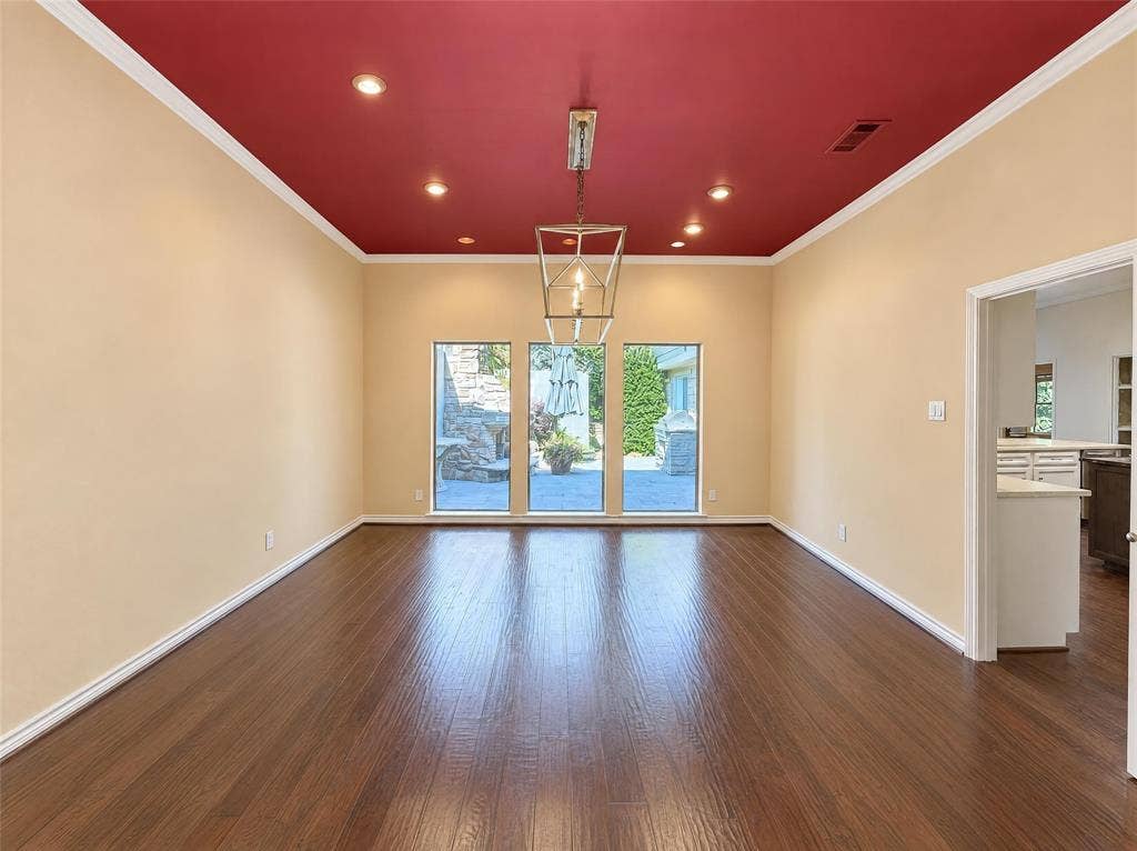 7266 Lupton Circle, Dallas, TX 75225