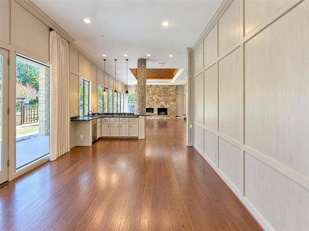 7266 Lupton Circle, Dallas, TX 75225