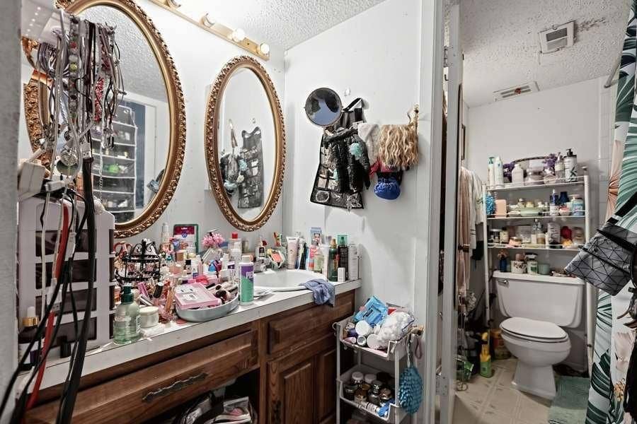 531 Arborview Drive, Garland, TX 75043 531 Arborview Drive, Garland, TX 75043