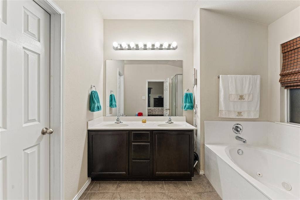 6500 Deming Drive, Waco, TX 76712 6500 Deming Drive, Waco, TX 76712