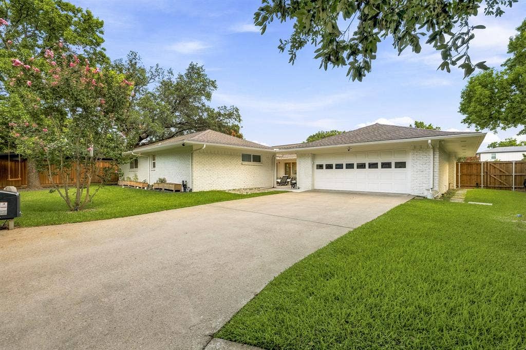 7429 Tangleglen Drive, Dallas, TX 75248 7429 Tangleglen Drive, Dallas, TX 75248