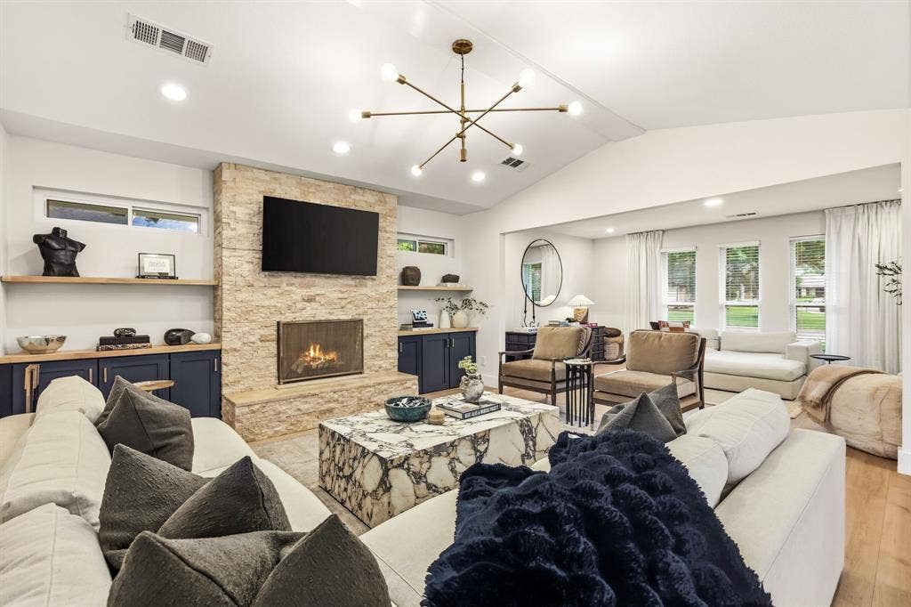 7429 Tangleglen Drive, Dallas, TX 75248 7429 Tangleglen Drive, Dallas, TX 75248
