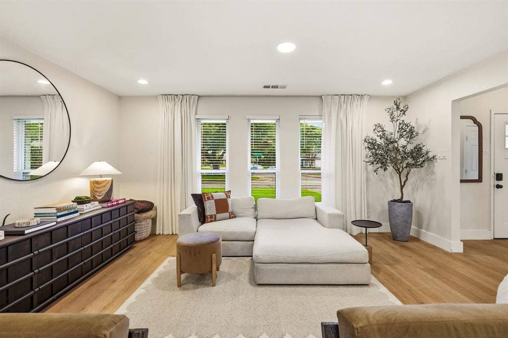 7429 Tangleglen Drive, Dallas, TX 75248 7429 Tangleglen Drive, Dallas, TX 75248