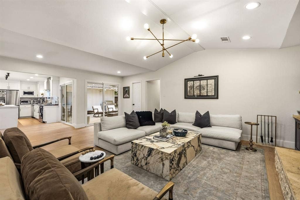 7429 Tangleglen Drive, Dallas, TX 75248 7429 Tangleglen Drive, Dallas, TX 75248