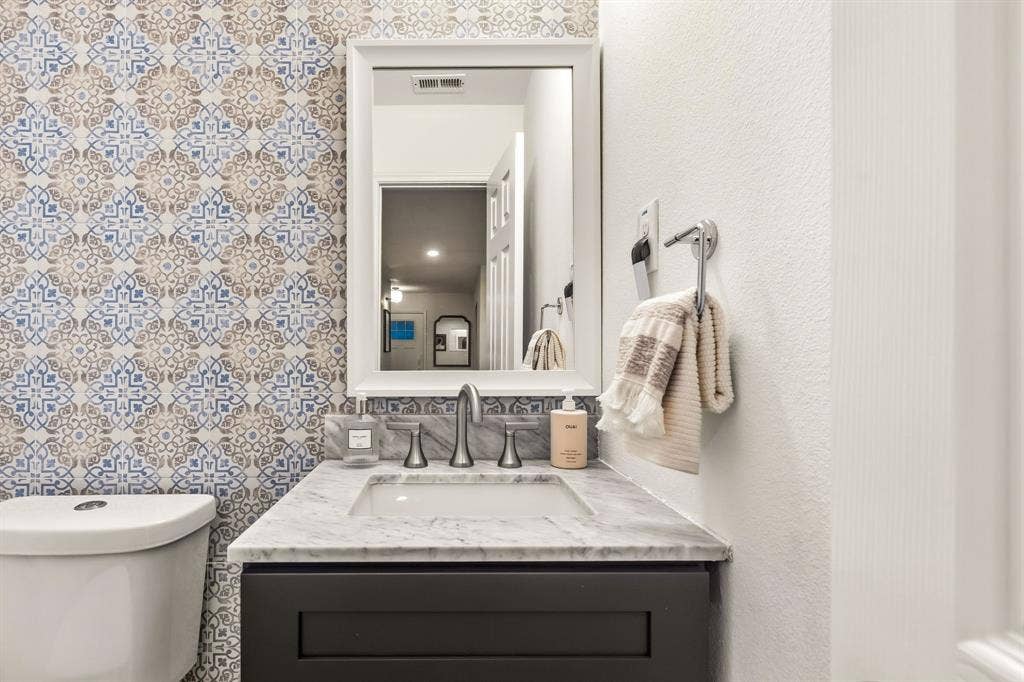7429 Tangleglen Drive, Dallas, TX 75248 7429 Tangleglen Drive, Dallas, TX 75248