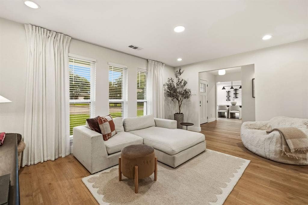 7429 Tangleglen Drive, Dallas, TX 75248 7429 Tangleglen Drive, Dallas, TX 75248