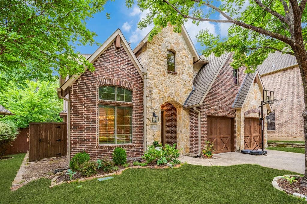 2242 Forest Hollow Park, Dallas, TX 75228 2242 Forest Hollow Park, Dallas, TX 75228