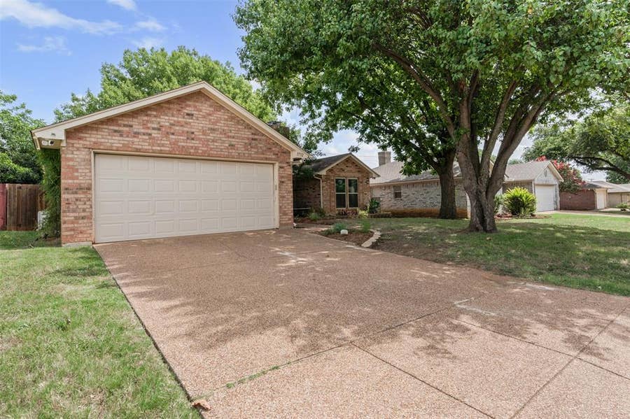 Property photo for 3732 Clear Brook Circle, Fort Worth, TX