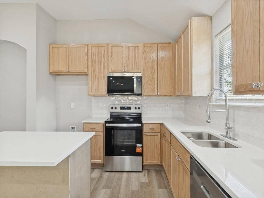 9613 Brierwyck Drive, Dallas, TX 75217 9613 Brierwyck Drive, Dallas, TX 75217