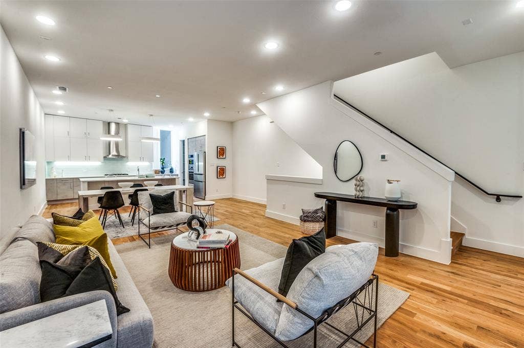 426 W 9th Street, #104, Dallas, TX 75208
