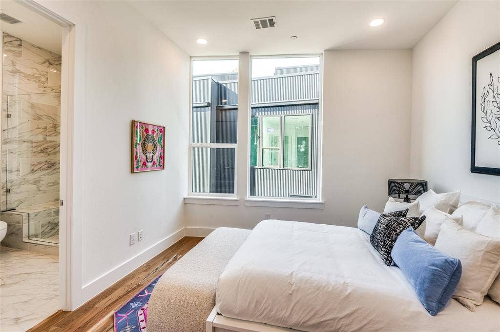 426 W 9th Street, #104, Dallas, TX 75208