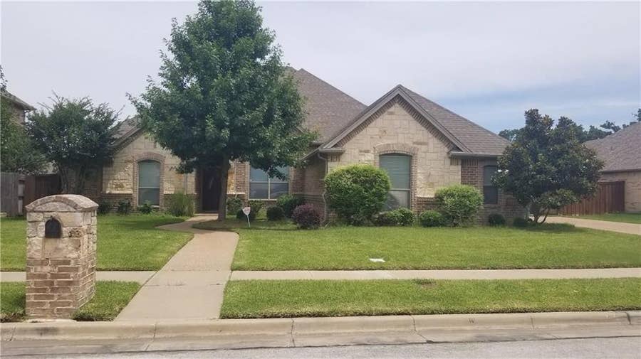 Property photo for 3803 Denise Court, Arlington, TX