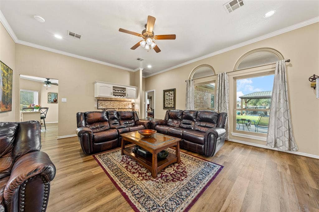 525 Taylor Oaks Drive, Waco, TX 76705 525 Taylor Oaks Drive, Waco, TX 76705