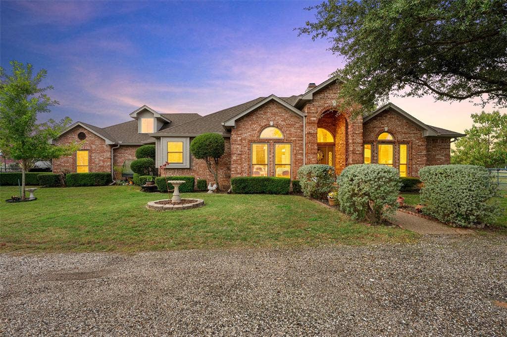 525 Taylor Oaks Drive, Waco, TX 76705 525 Taylor Oaks Drive, Waco, TX 76705