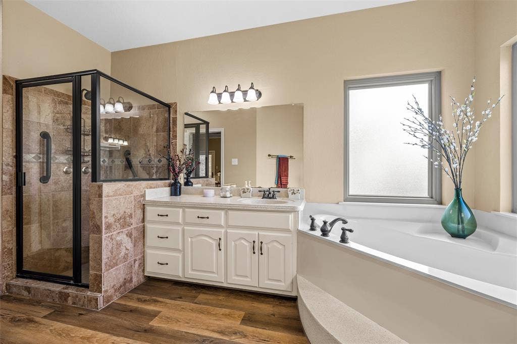 525 Taylor Oaks Drive, Waco, TX 76705 525 Taylor Oaks Drive, Waco, TX 76705