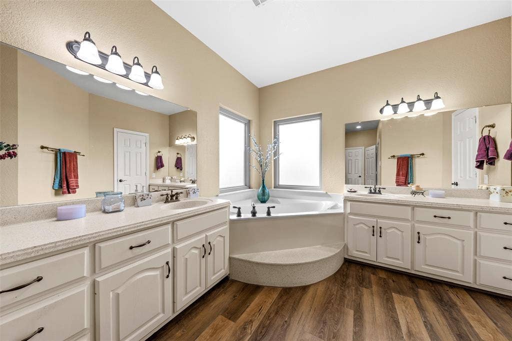 525 Taylor Oaks Drive, Waco, TX 76705 525 Taylor Oaks Drive, Waco, TX 76705