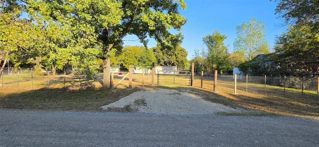 1000 Cove Drive, West Tawakoni, TX 75474 1000 Cove Drive, West Tawakoni, TX 75474