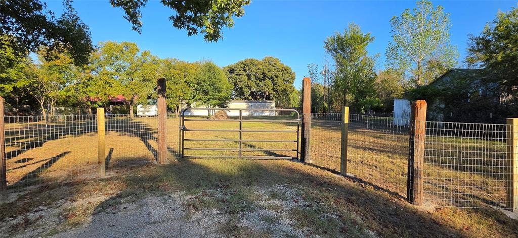1000 Cove Drive, West Tawakoni, TX 75474 1000 Cove Drive, West Tawakoni, TX 75474