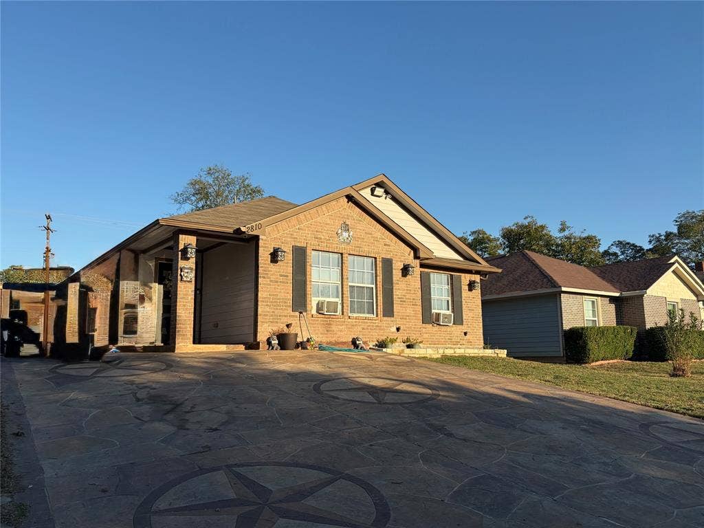 2810 Britton Drive, Dallas, TX 75216 2810 Britton Drive, Dallas, TX 75216
