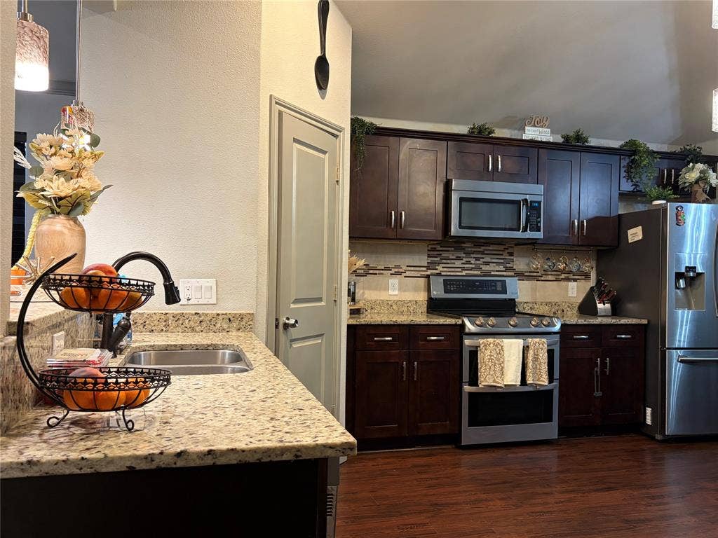2810 Britton Drive, Dallas, TX 75216 2810 Britton Drive, Dallas, TX 75216