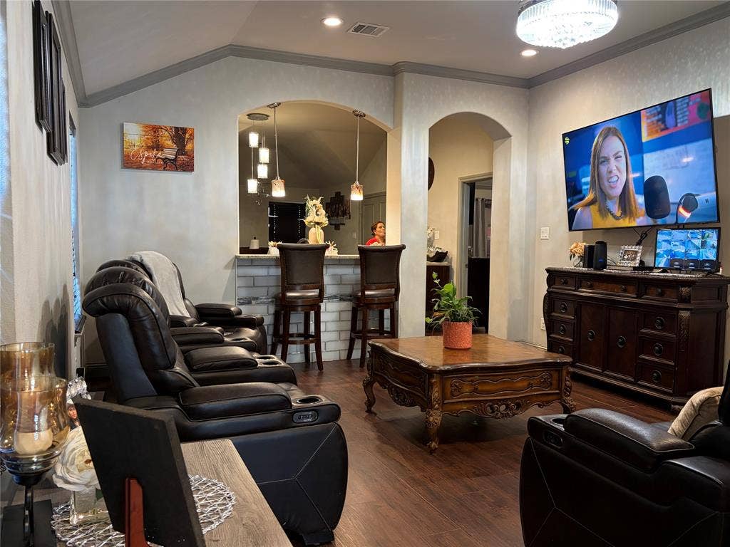 2810 Britton Drive, Dallas, TX 75216 2810 Britton Drive, Dallas, TX 75216