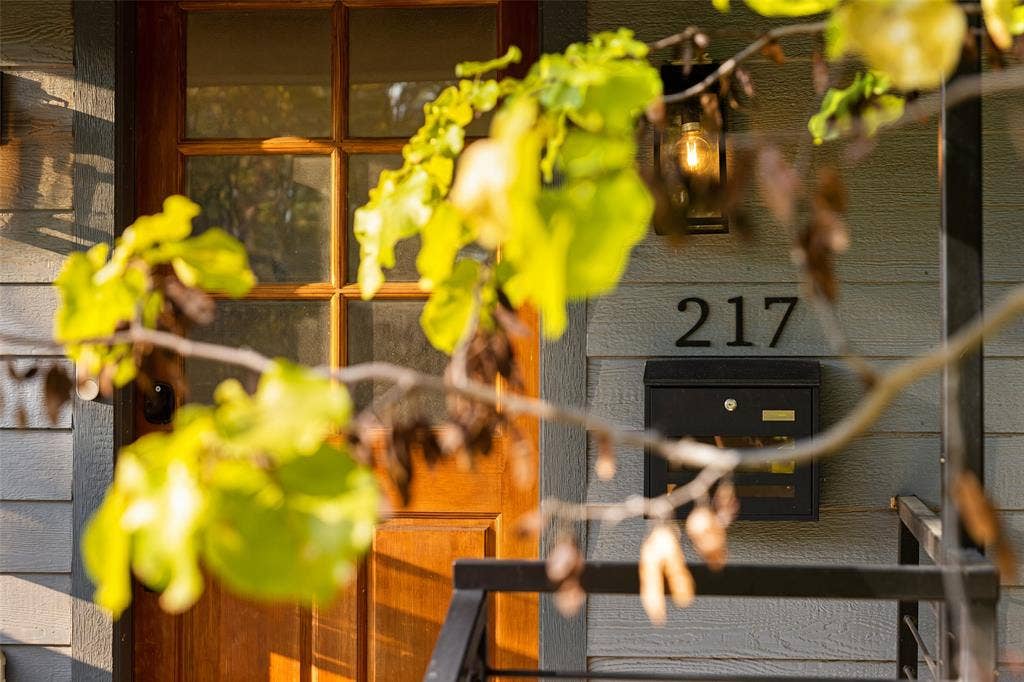 217 N Waverly Drive, Dallas, TX 75208 217 N Waverly Drive, Dallas, TX 75208