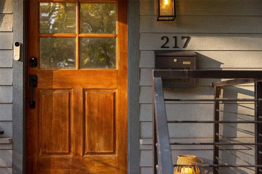 217 N Waverly Drive, Dallas, TX 75208 217 N Waverly Drive, Dallas, TX 75208
