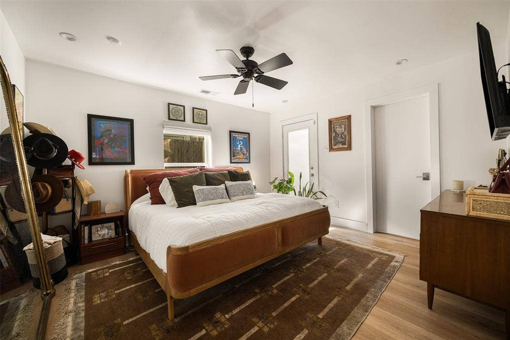 217 N Waverly Drive, Dallas, TX 75208 217 N Waverly Drive, Dallas, TX 75208