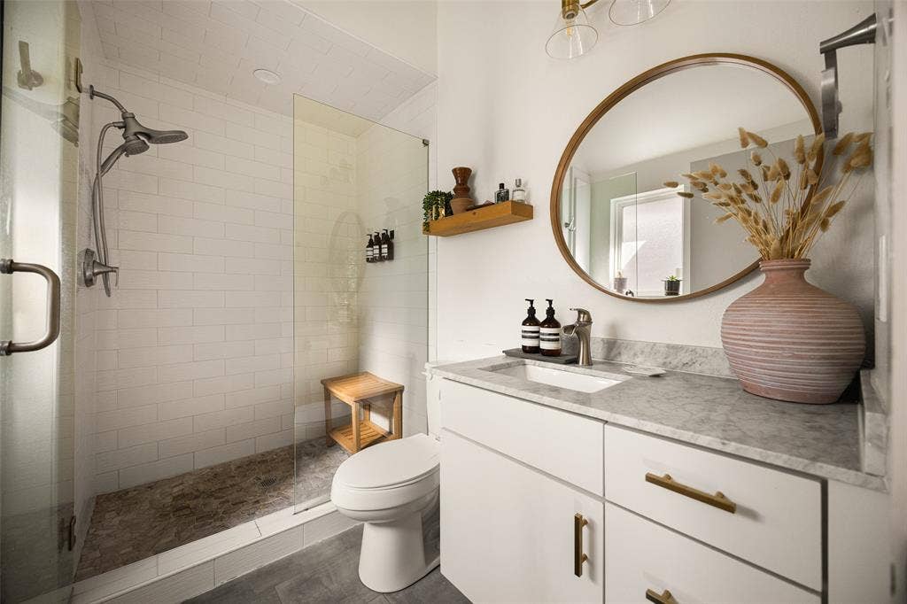 217 N Waverly Drive, Dallas, TX 75208 217 N Waverly Drive, Dallas, TX 75208