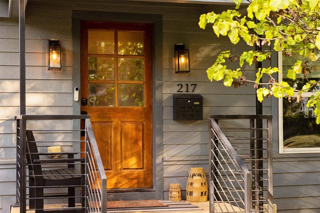 217 N Waverly Drive, Dallas, TX 75208 217 N Waverly Drive, Dallas, TX 75208