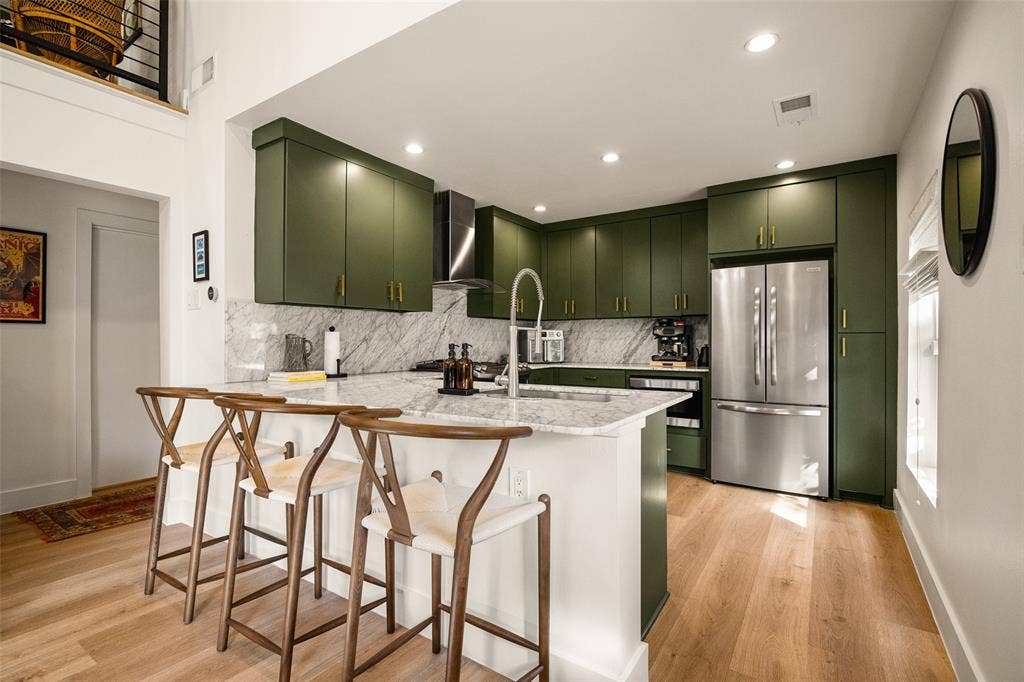 217 N Waverly Drive, Dallas, TX 75208 217 N Waverly Drive, Dallas, TX 75208