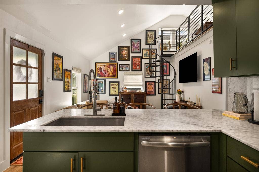 217 N Waverly Drive, Dallas, TX 75208 217 N Waverly Drive, Dallas, TX 75208
