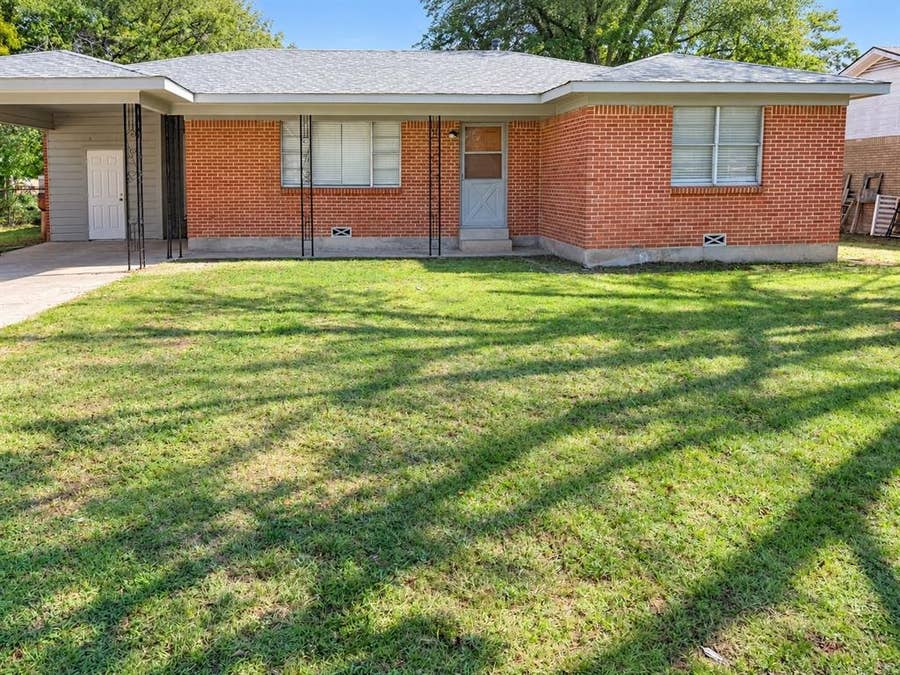 Property photo for 102 S Willow Street, Leonard, TX