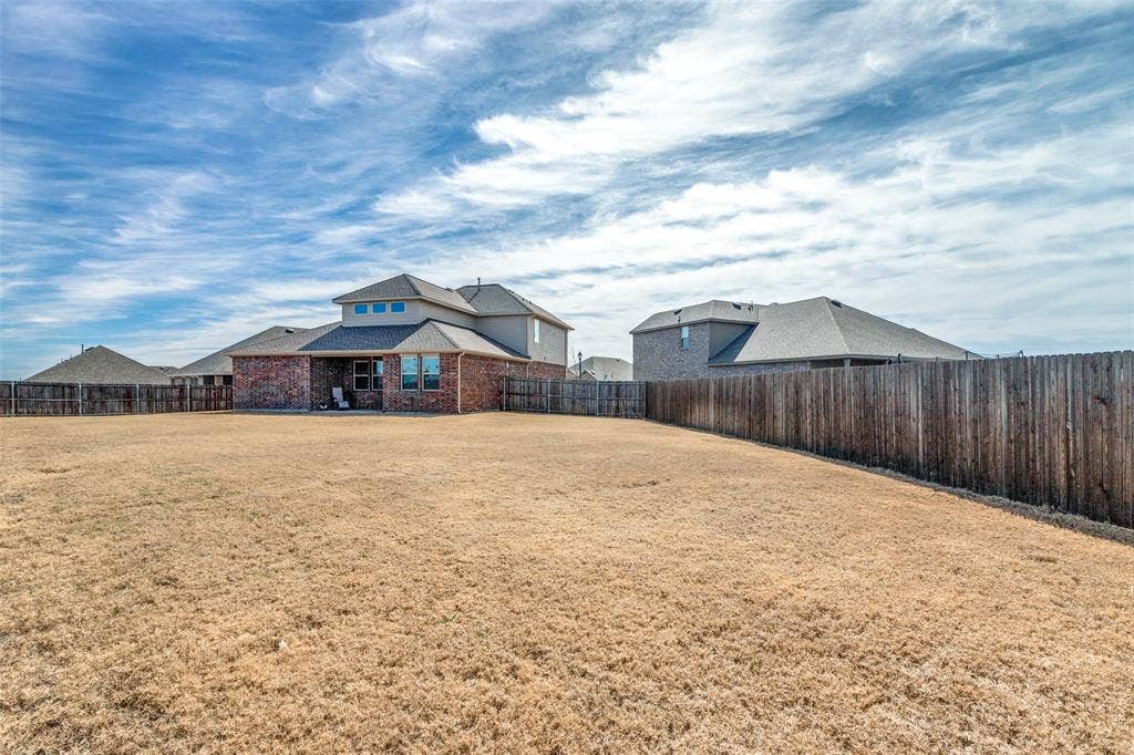 Spacious backyard