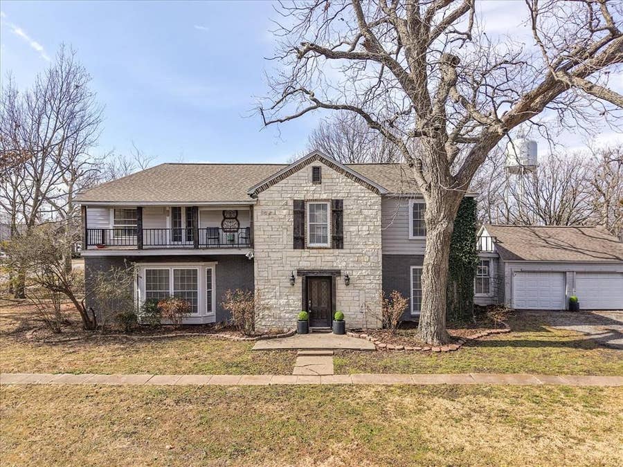 Property photo for 601 N Main Street, Leonard, TX