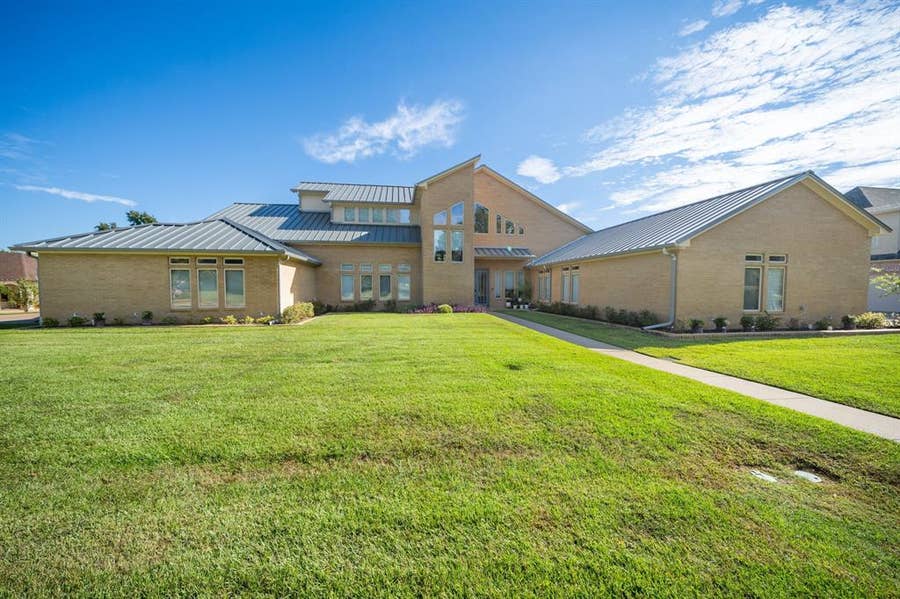 Property photo for 1997 Hollystone Drive, Tyler, TX