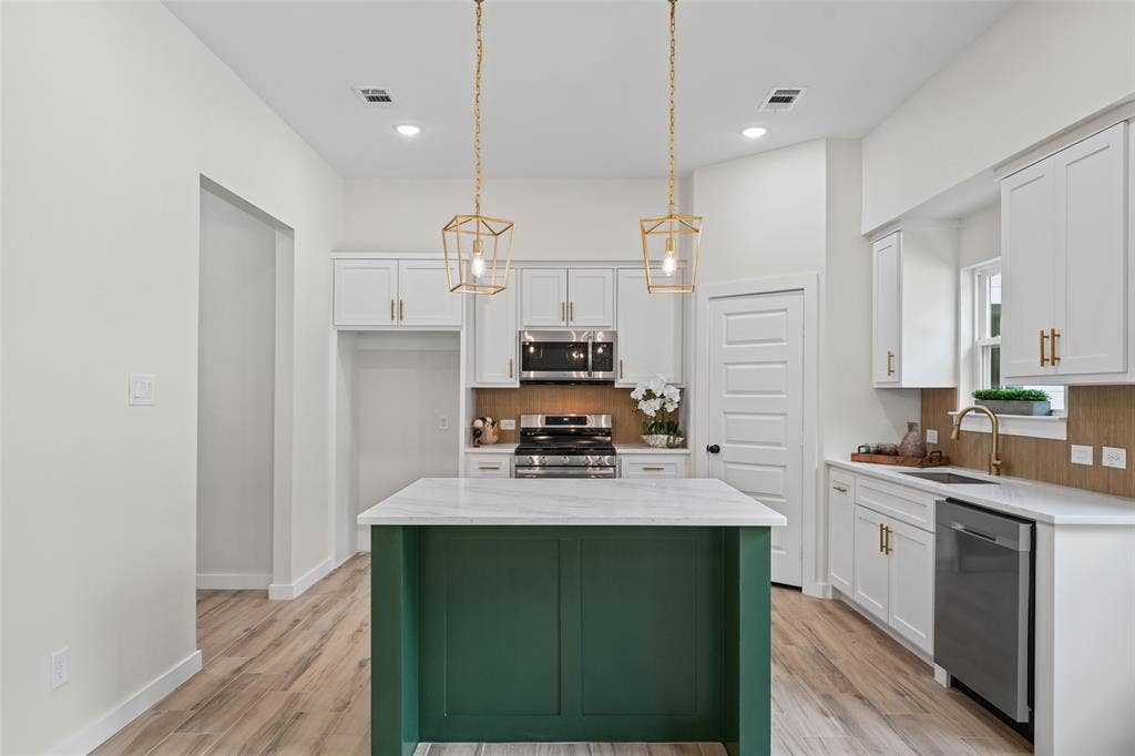 10511 Casnett Drive, Dallas, TX 75217