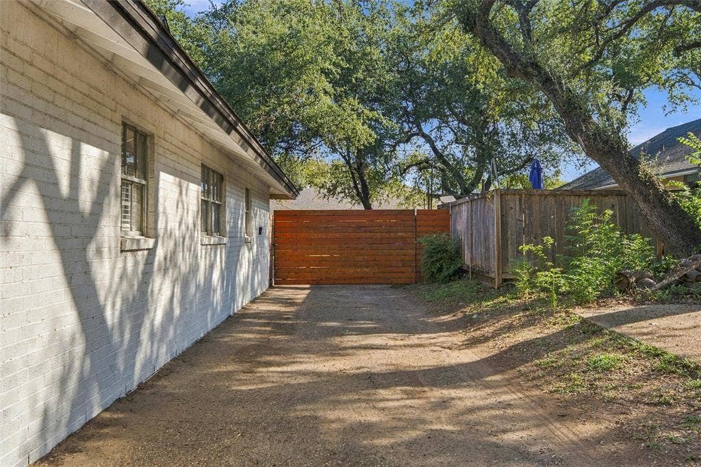 1001 Rambler Drive, Waco, TX 76710 1001 Rambler Drive, Waco, TX 76710