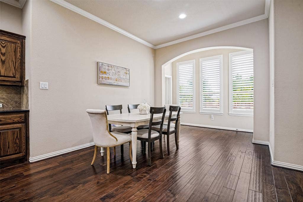 8303 Lake Valley Court, Rowlett, TX 75089 Spacious Dining Room or Breakfast Nook is just off of kitchen